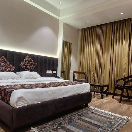 Shāhpur Hotel Alpine Plaza المظهر الخارجي الصورة