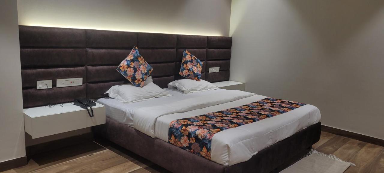 Shāhpur Hotel Alpine Plaza المظهر الخارجي الصورة