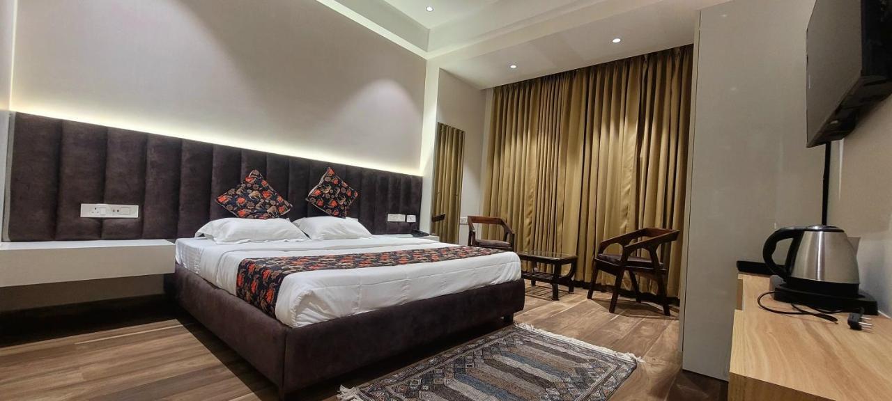 Shāhpur Hotel Alpine Plaza المظهر الخارجي الصورة