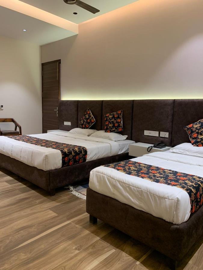Shāhpur Hotel Alpine Plaza المظهر الخارجي الصورة