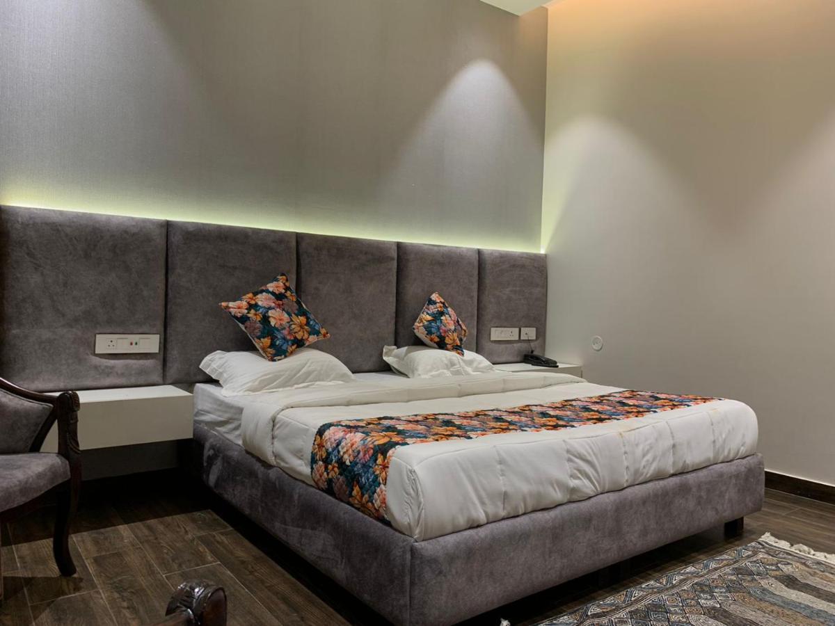 Shāhpur Hotel Alpine Plaza المظهر الخارجي الصورة